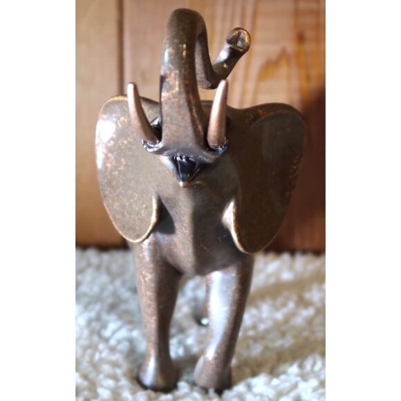 Truu Design Beautiful Antique Bronze Polyresin Elephant Figurine - Picture 3 of 6